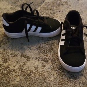 Toddler Adidas Size 9